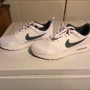Women’s Nike sneakers